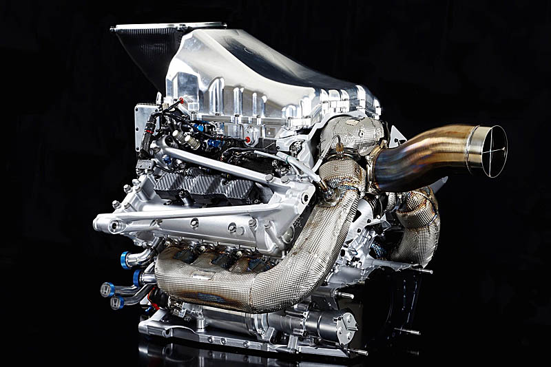 Figura 2.  Motor de F1 fabricado por Honda en 2016 donde se aprecia la abundancia de  aluminio y acero. Fuente: www.grandprix247.com