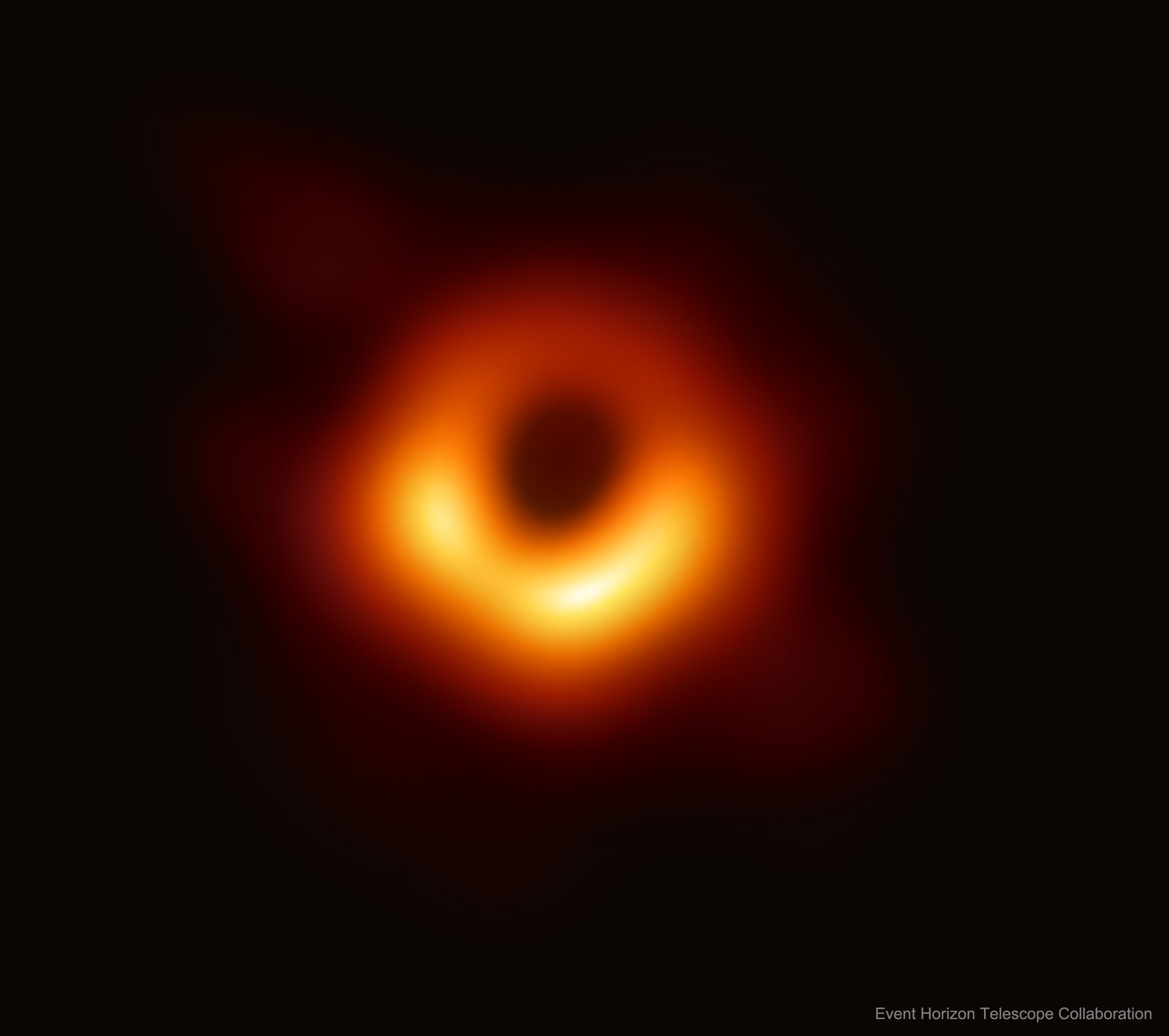 Figura 1. Imagen integrada del agujero negro en el centro de la galaxia M87. Tomada de https://apod.nasa.gov/apod/ap190411.html